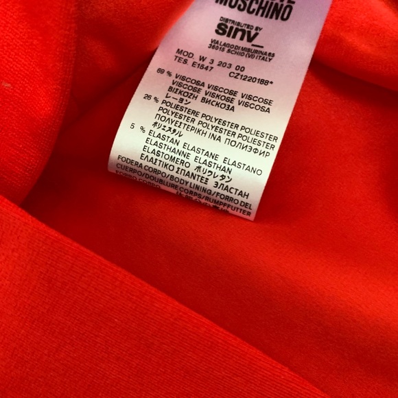Love Moschino red crop jacket size Us 8… bright color cropped ready for spring - Picture 3 of 7
